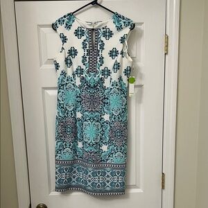 Studio One sleeveless sheath sz 4